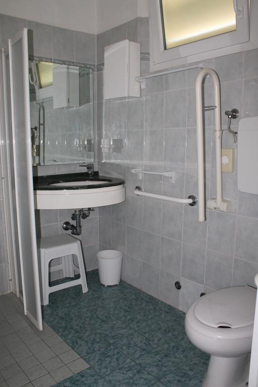 Hotel Costanza Cesenatico Esterno foto