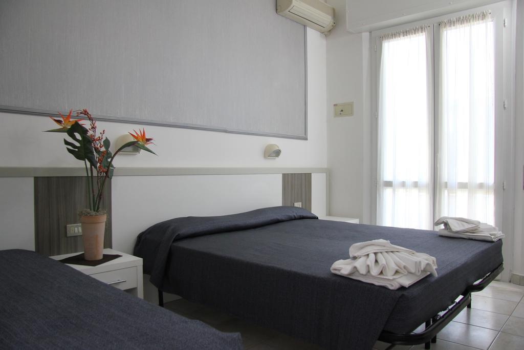 Hotel Costanza Cesenatico Camera foto