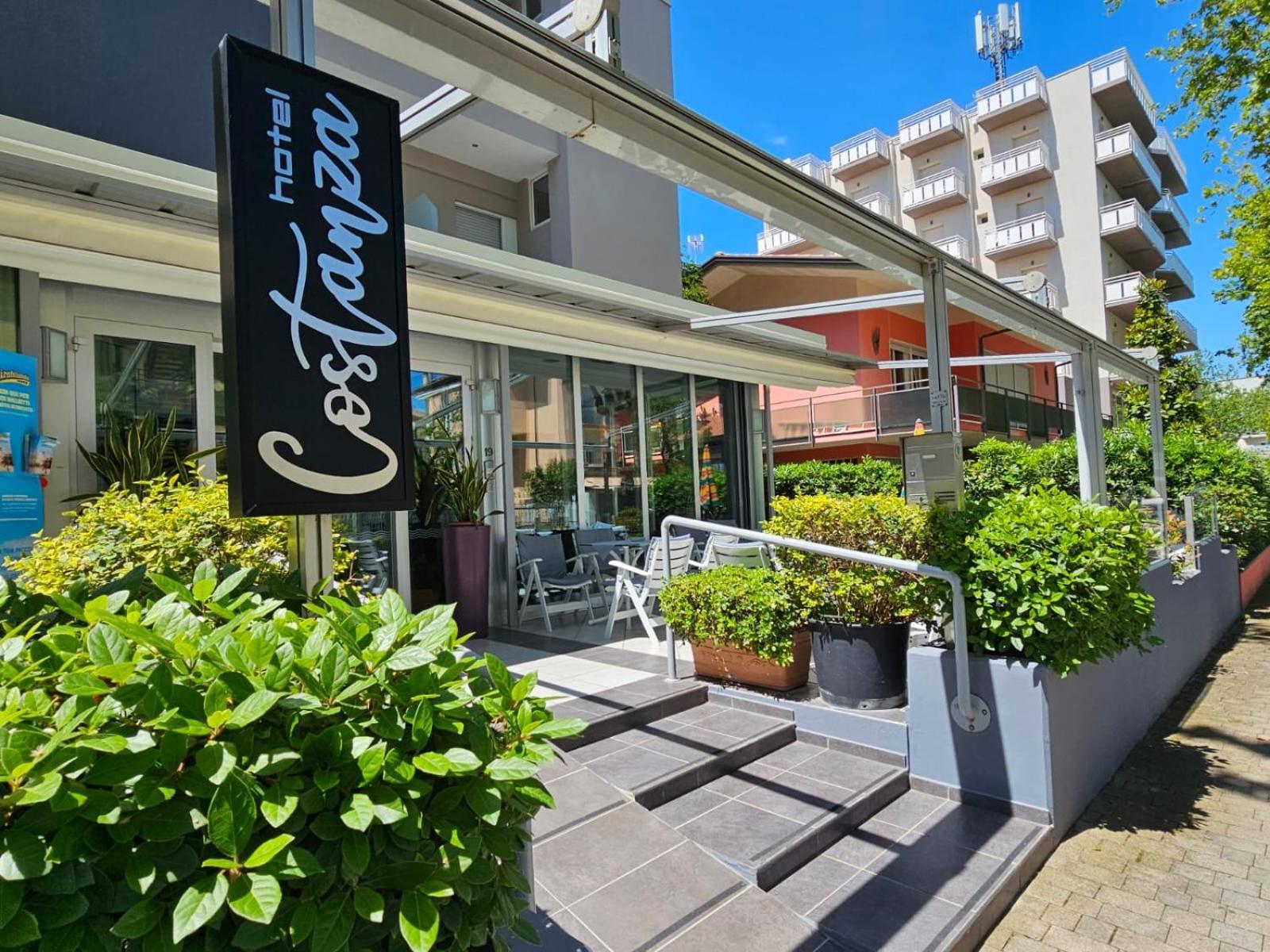 Hotel Costanza Cesenatico Esterno foto